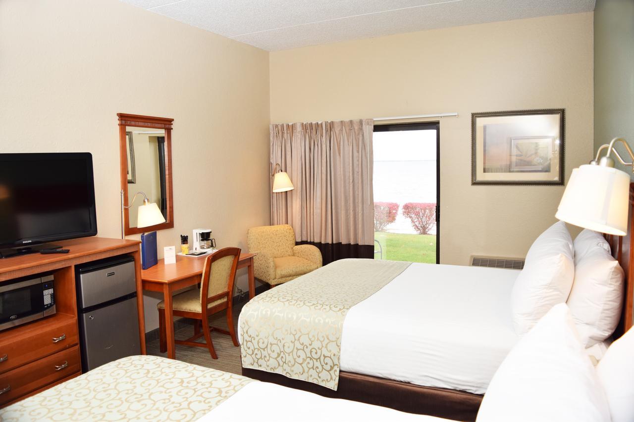 Beachfront Hotel Houghton Lake Εξωτερικό φωτογραφία