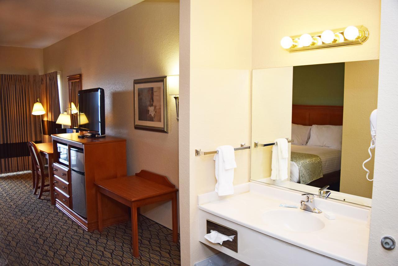 Beachfront Hotel Houghton Lake Εξωτερικό φωτογραφία