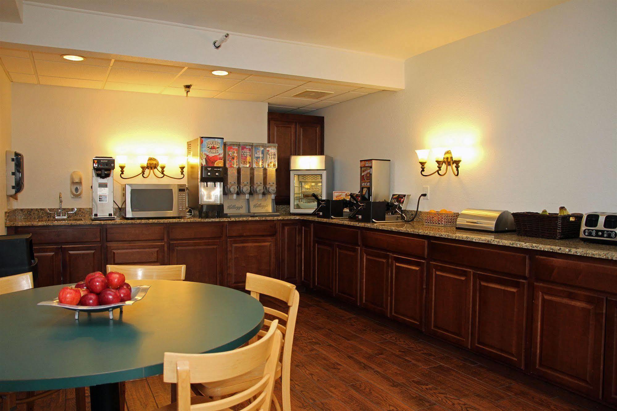 Beachfront Hotel Houghton Lake Εξωτερικό φωτογραφία