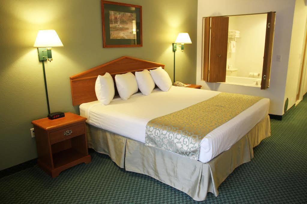 Beachfront Hotel Houghton Lake Εξωτερικό φωτογραφία
